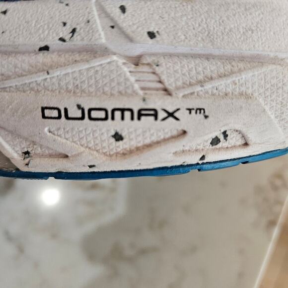 Women's Ascis GT-1000 Running Shoe, Size 10 - Picture 5 of 9